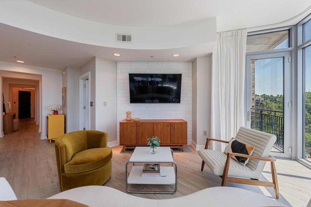 222 12th Street NE Unit 806