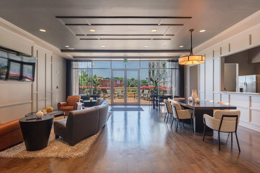222 12th Street NE Unit 806