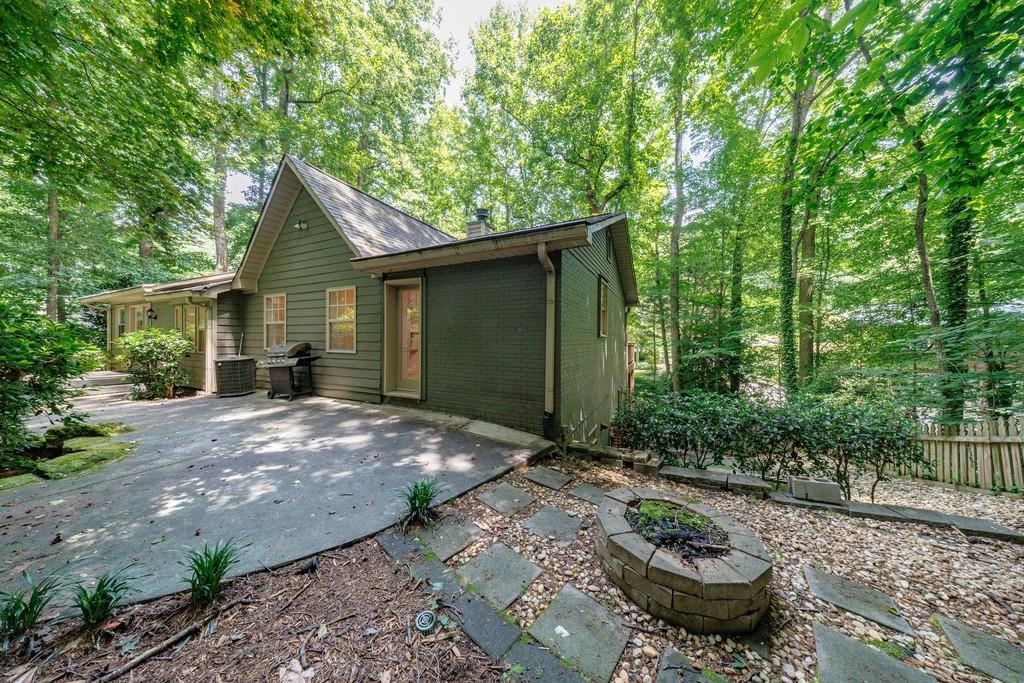 102 Vanessa Drive SE