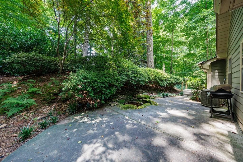 102 Vanessa Drive SE