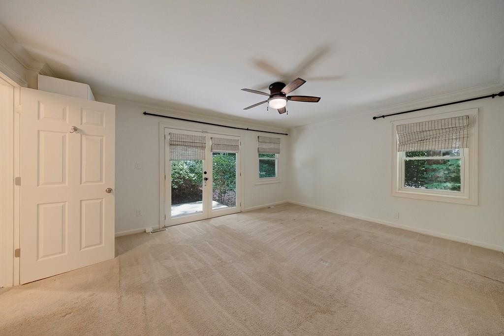 102 Vanessa Drive SE