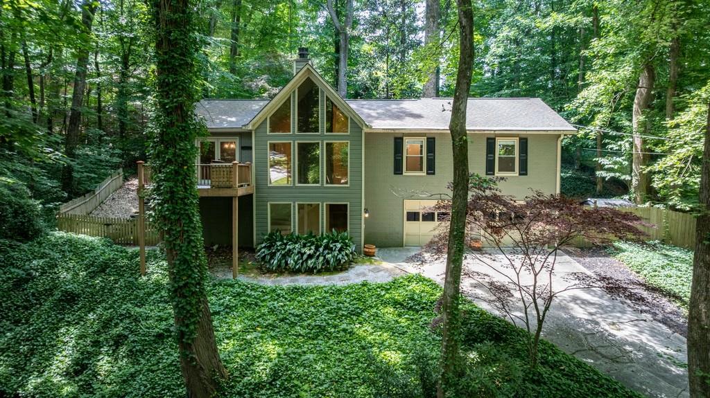 102 Vanessa Drive SE