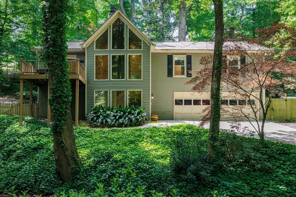 102 Vanessa Drive SE