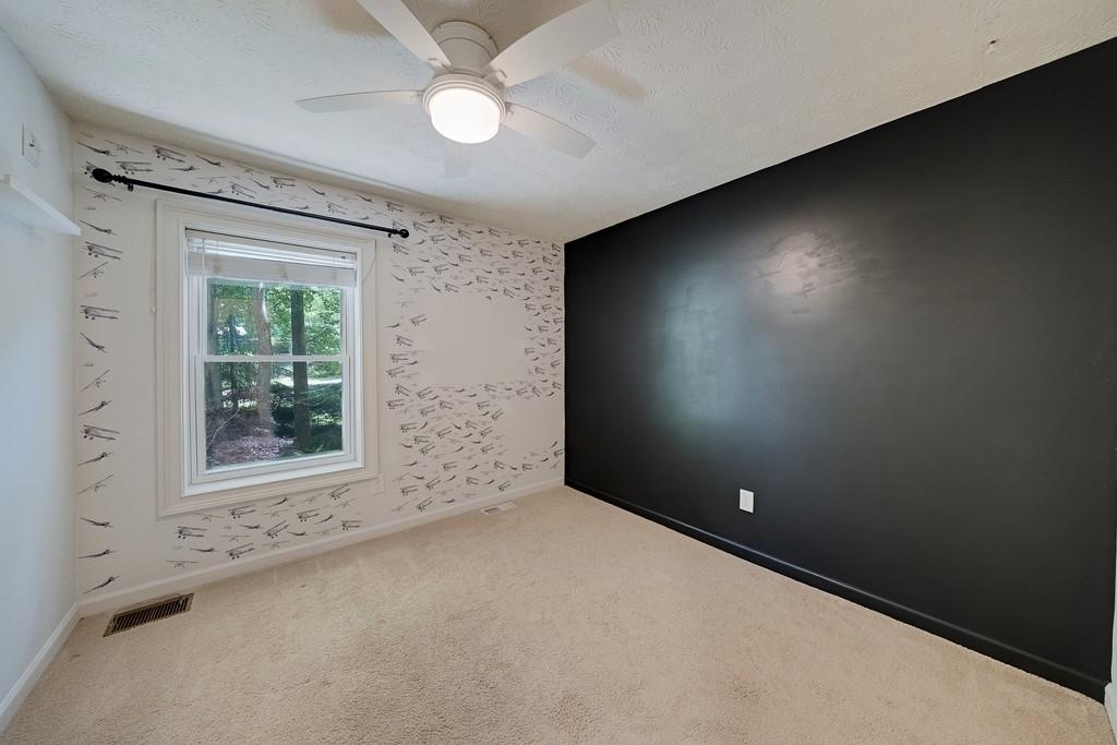 102 Vanessa Drive SE