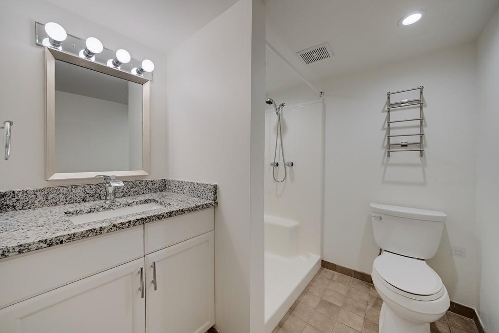 102 Vanessa Drive SE