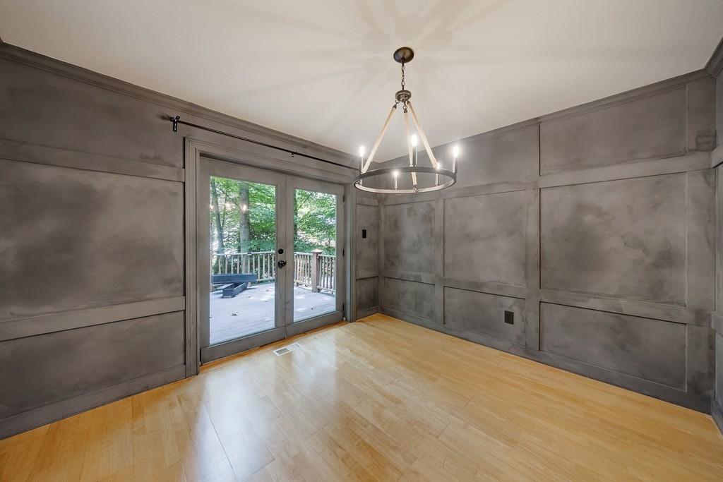 102 Vanessa Drive SE