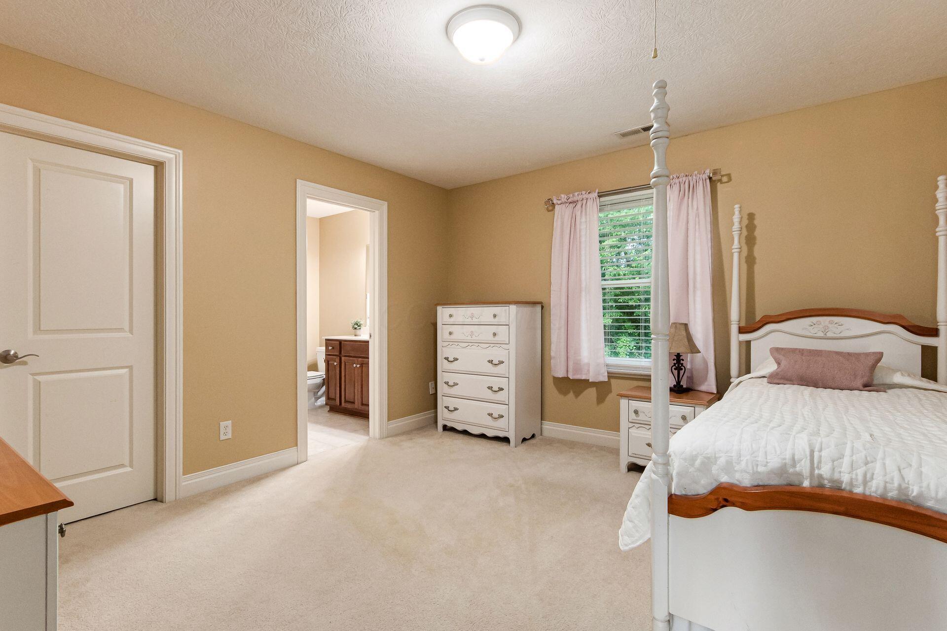 2540 Silverleaf Drive