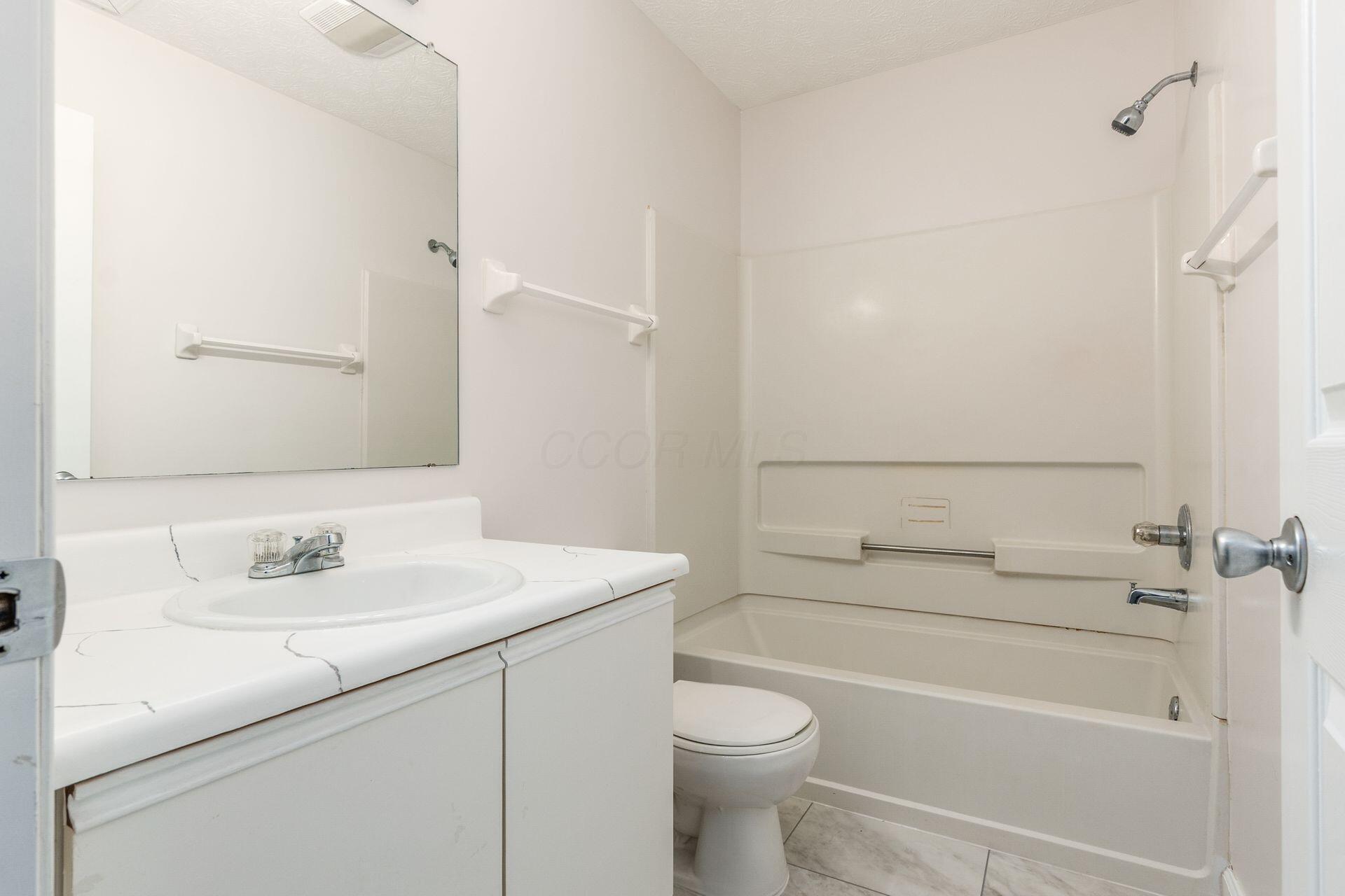 2491 Calais Way, Columbus