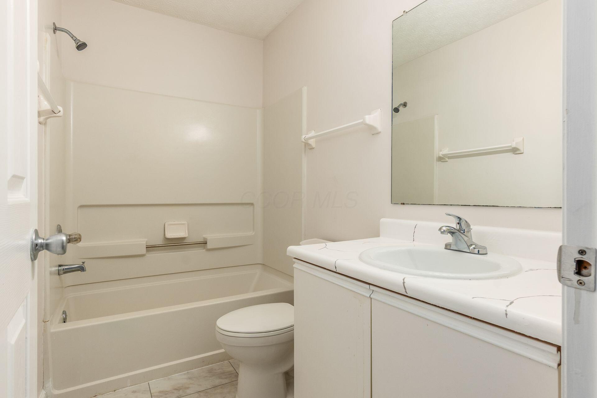 2491 Calais Way, Columbus