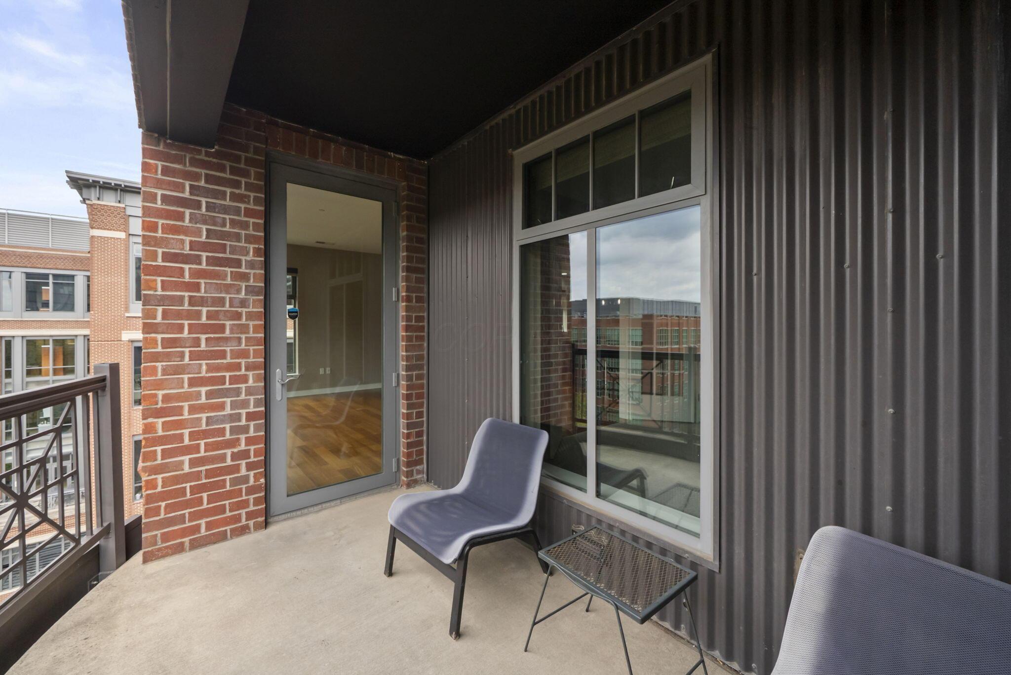 250 Daniel Burnham Square, 710