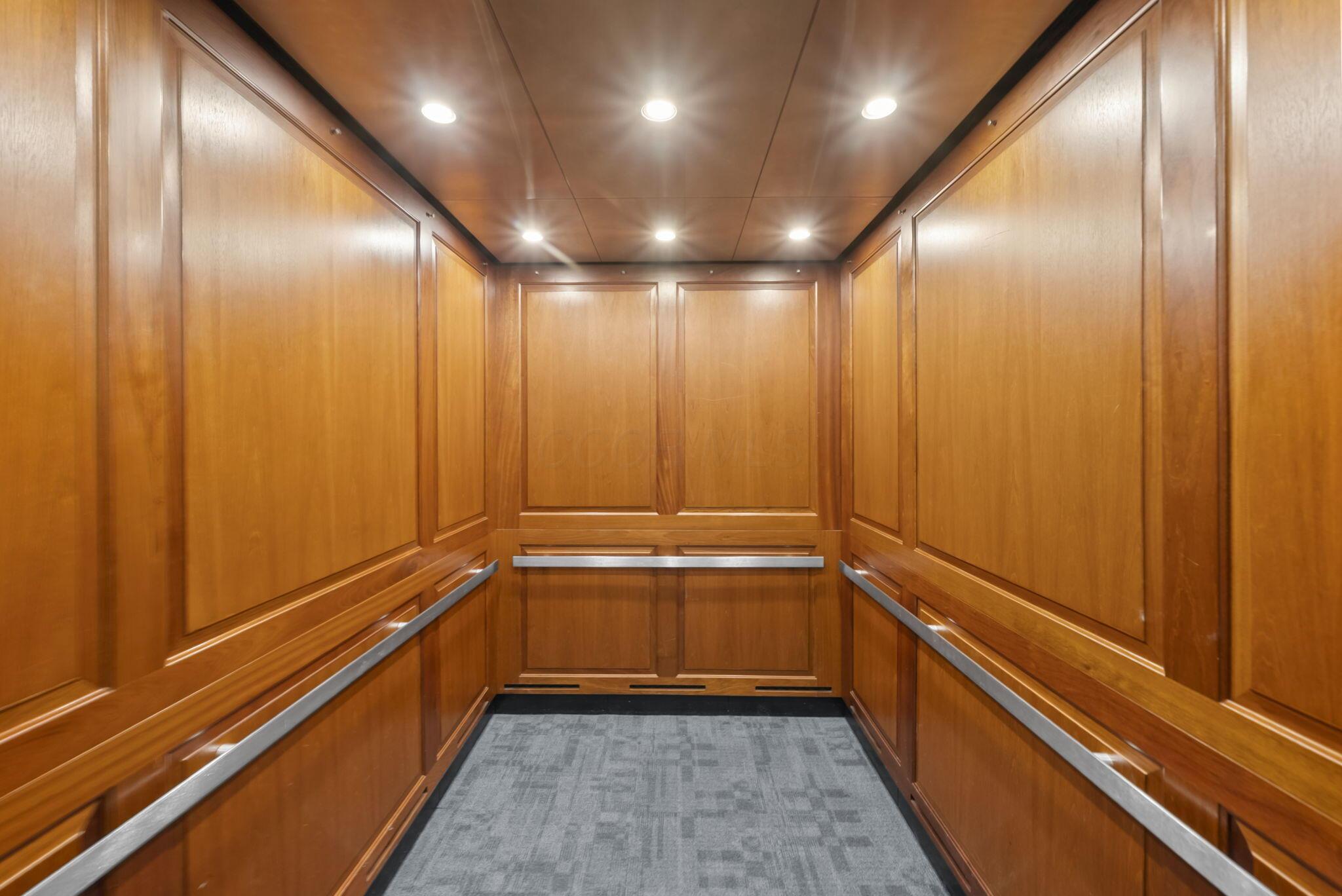 250 Daniel Burnham Square, 710