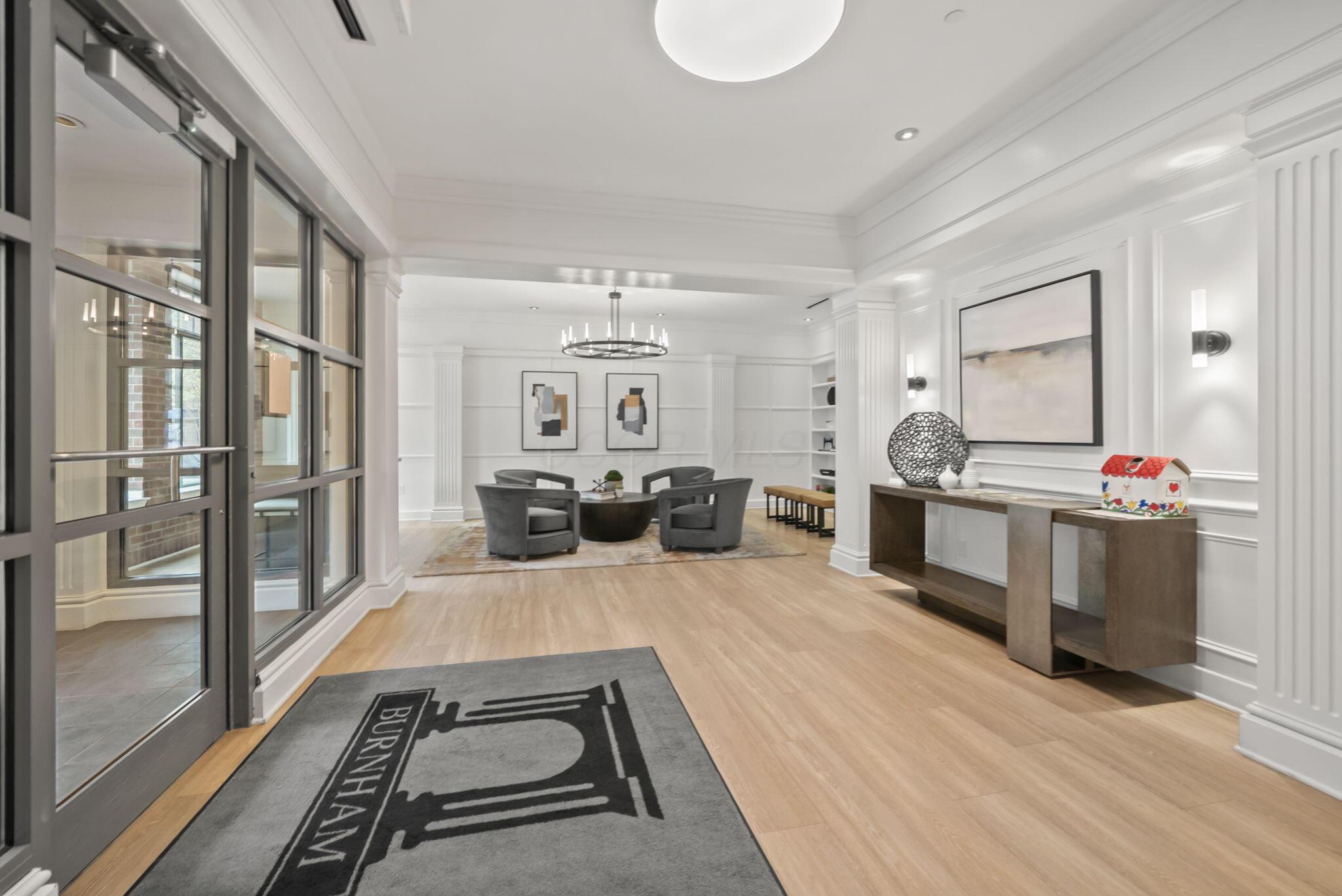 250 Daniel Burnham Square, 710