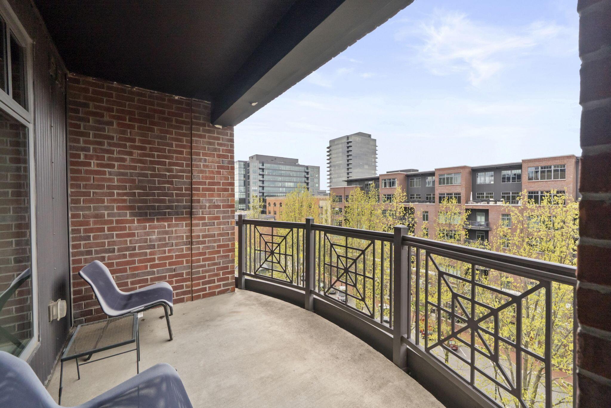 250 Daniel Burnham Square, 710