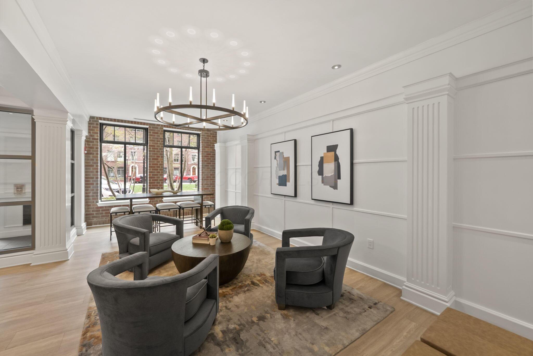 250 Daniel Burnham Square, 710