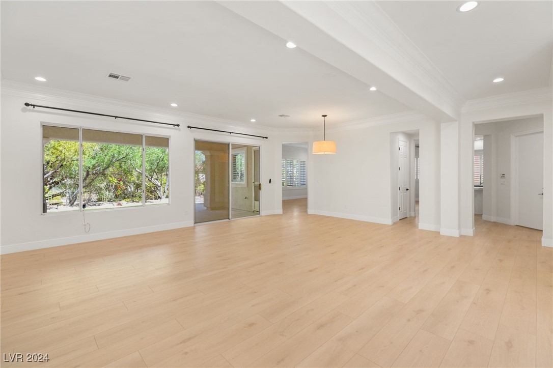 4194 Agosta Luna Place