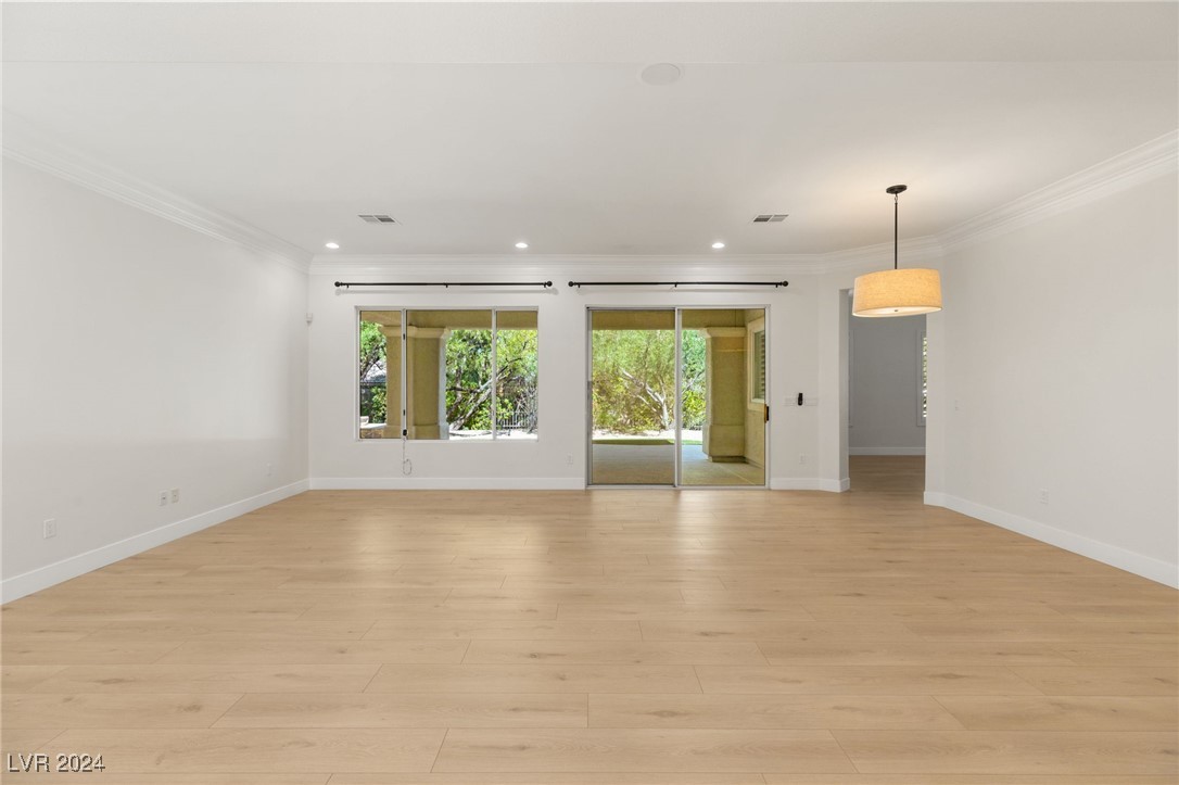 4194 Agosta Luna Place