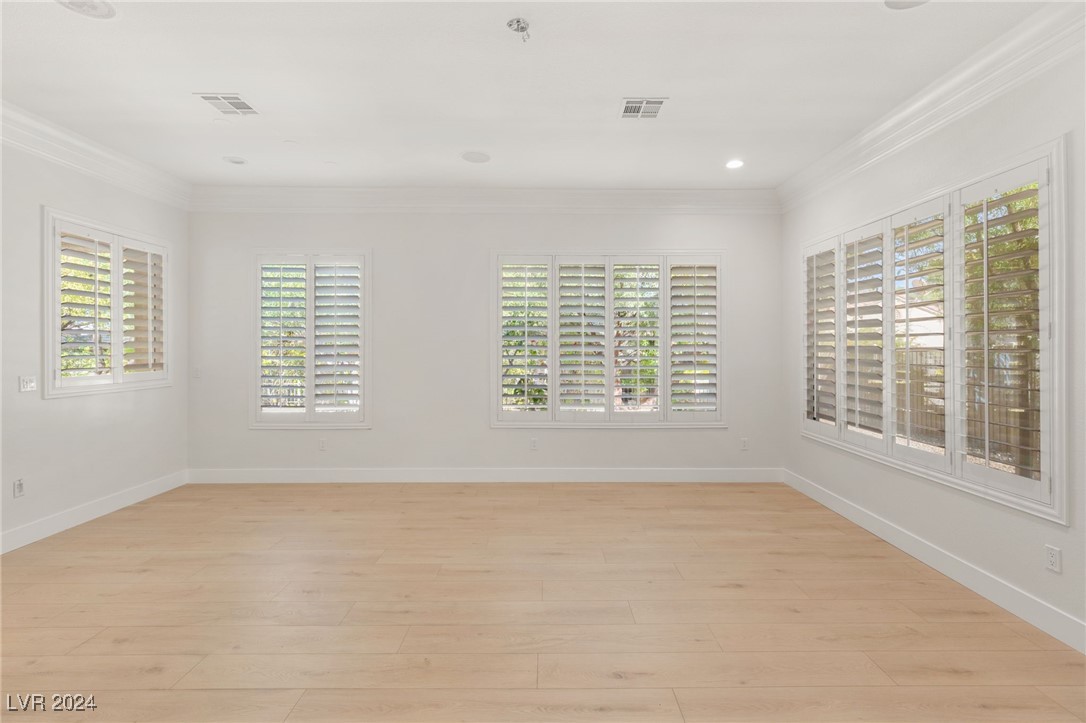 4194 Agosta Luna Place