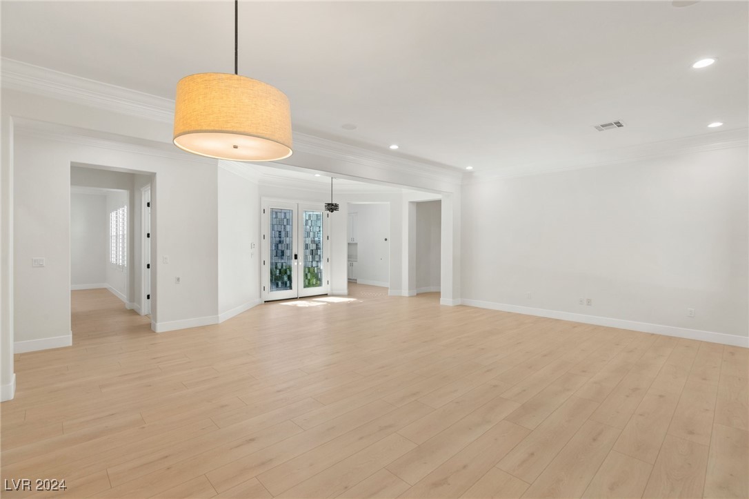 4194 Agosta Luna Place