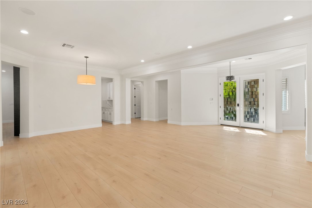 4194 Agosta Luna Place