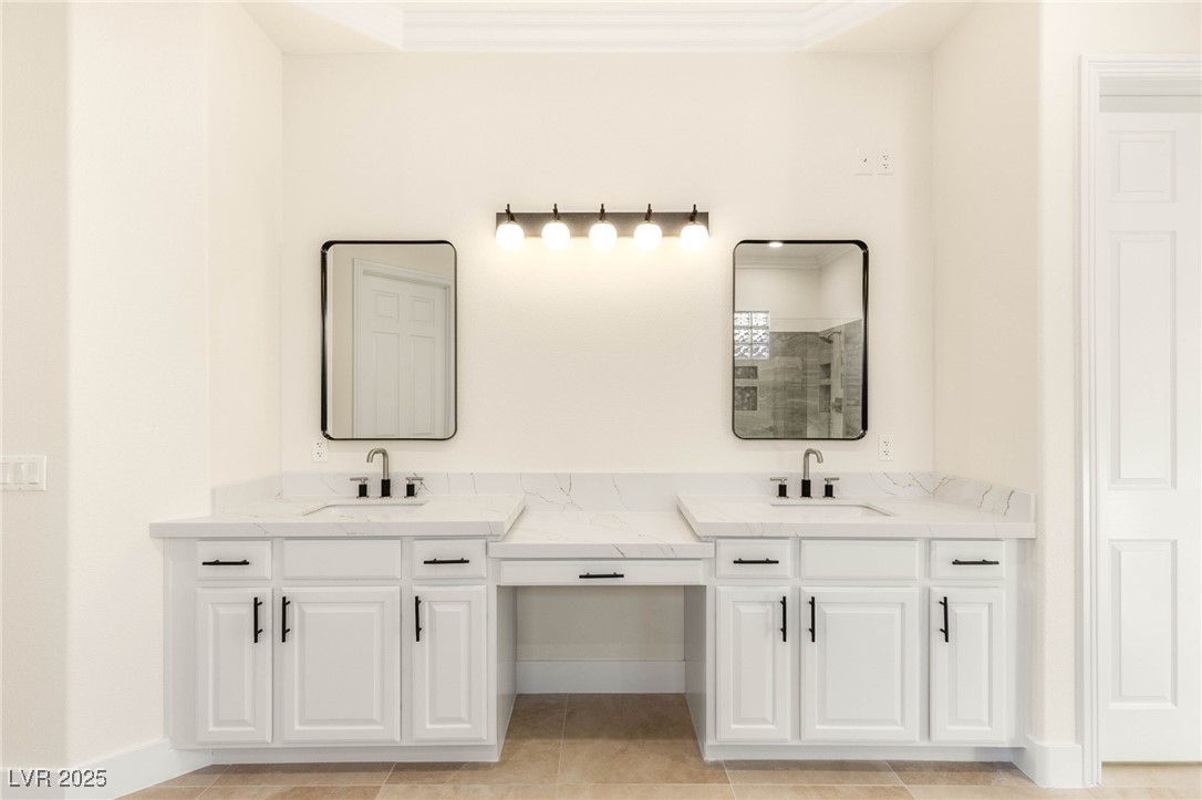 4754 Riva De Romanza Street