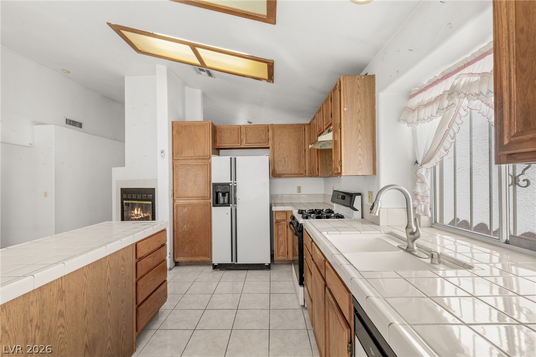 3954 Golden Elm Street