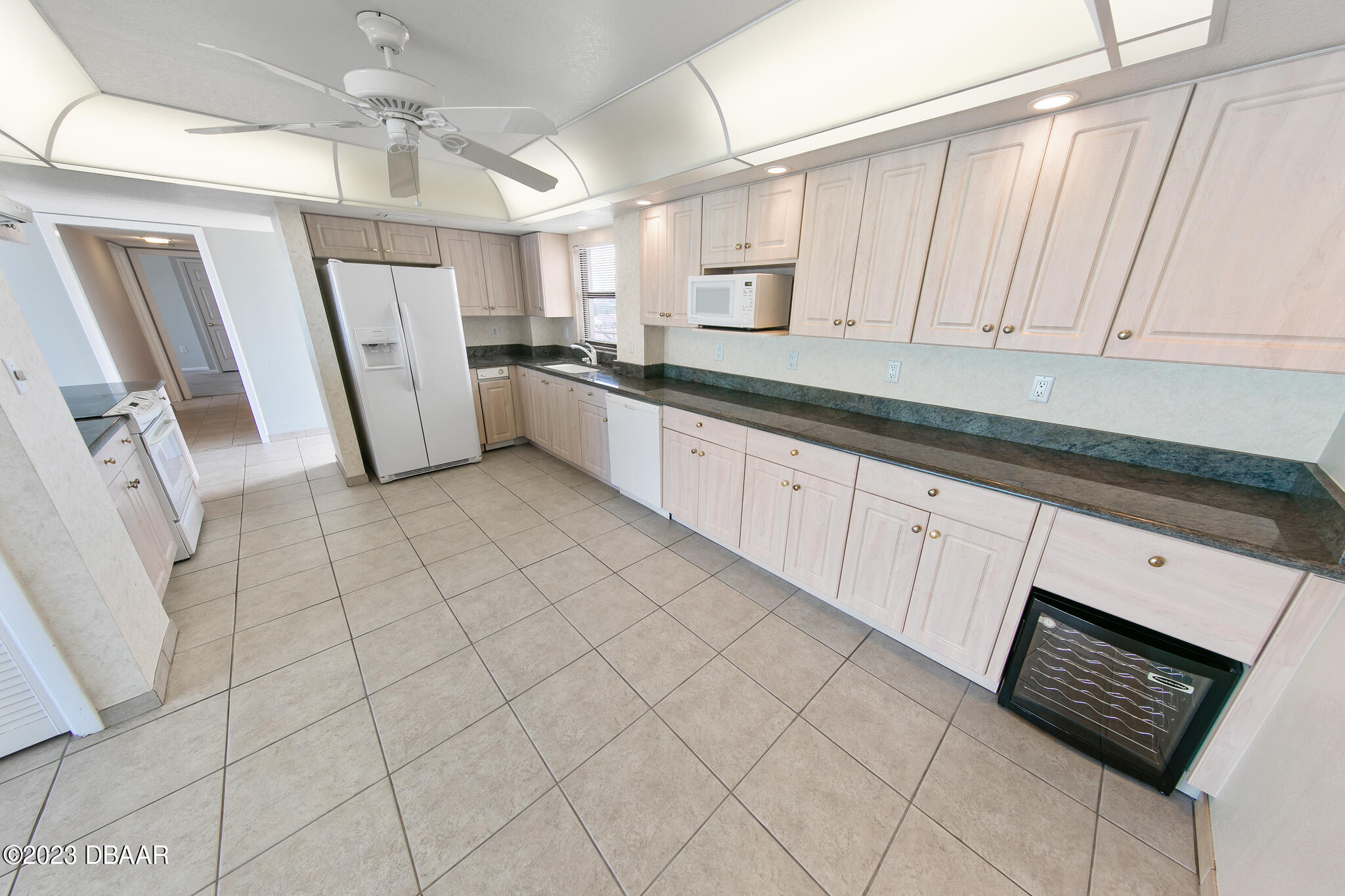 4435 S Atlantic Avenue, 712