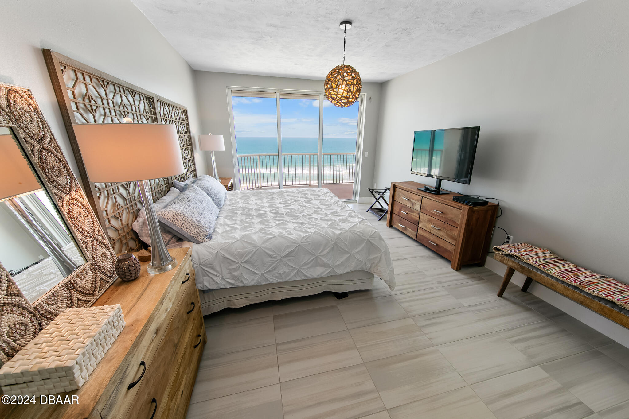 4767 S Atlantic Avenue, 703