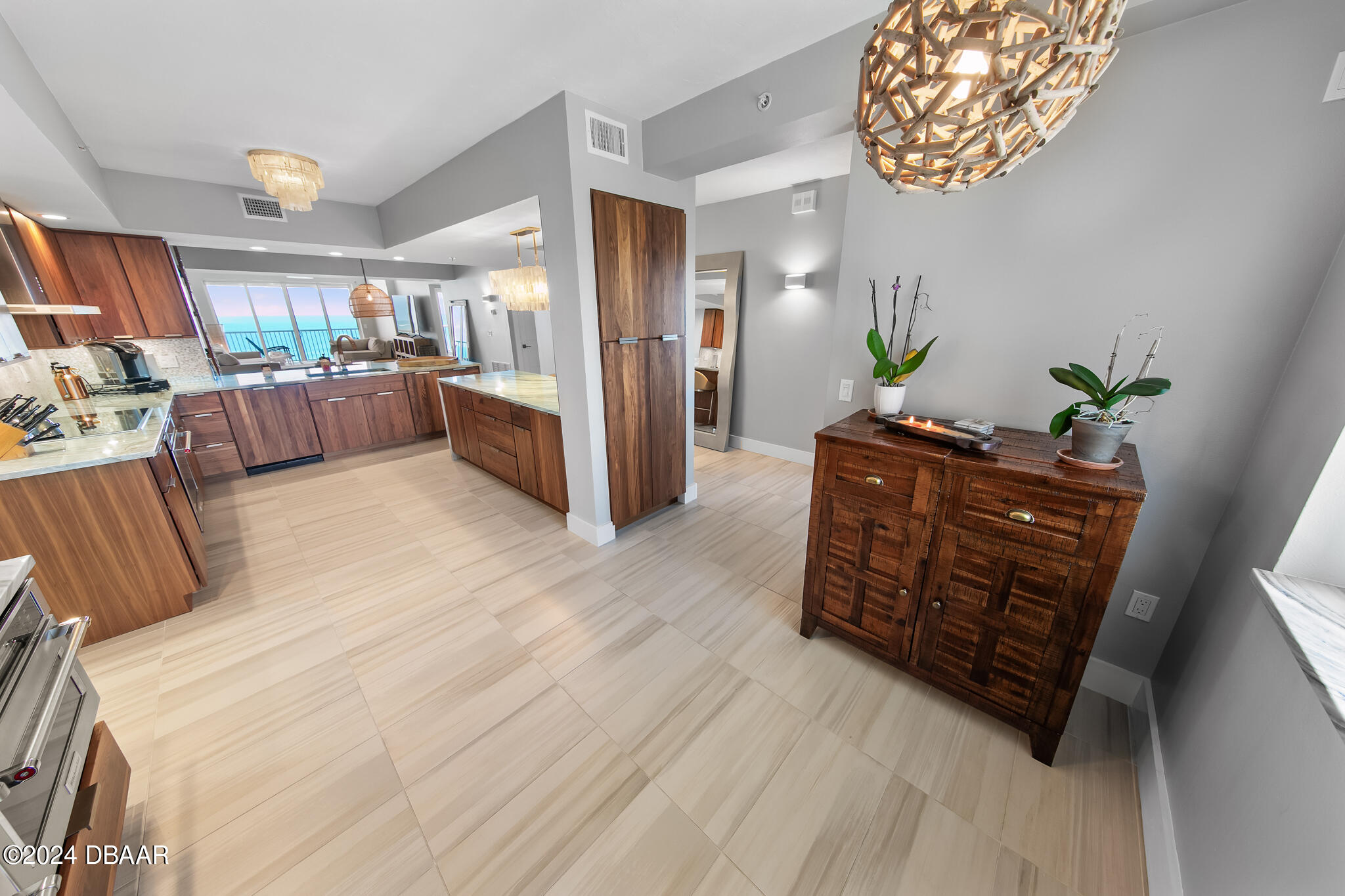 4767 S Atlantic Avenue, 703