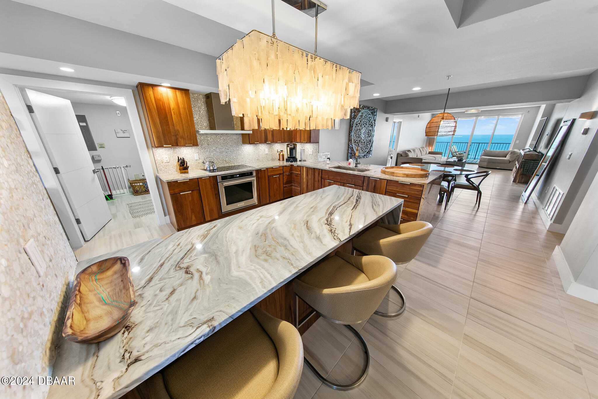 4767 S Atlantic Avenue, 703