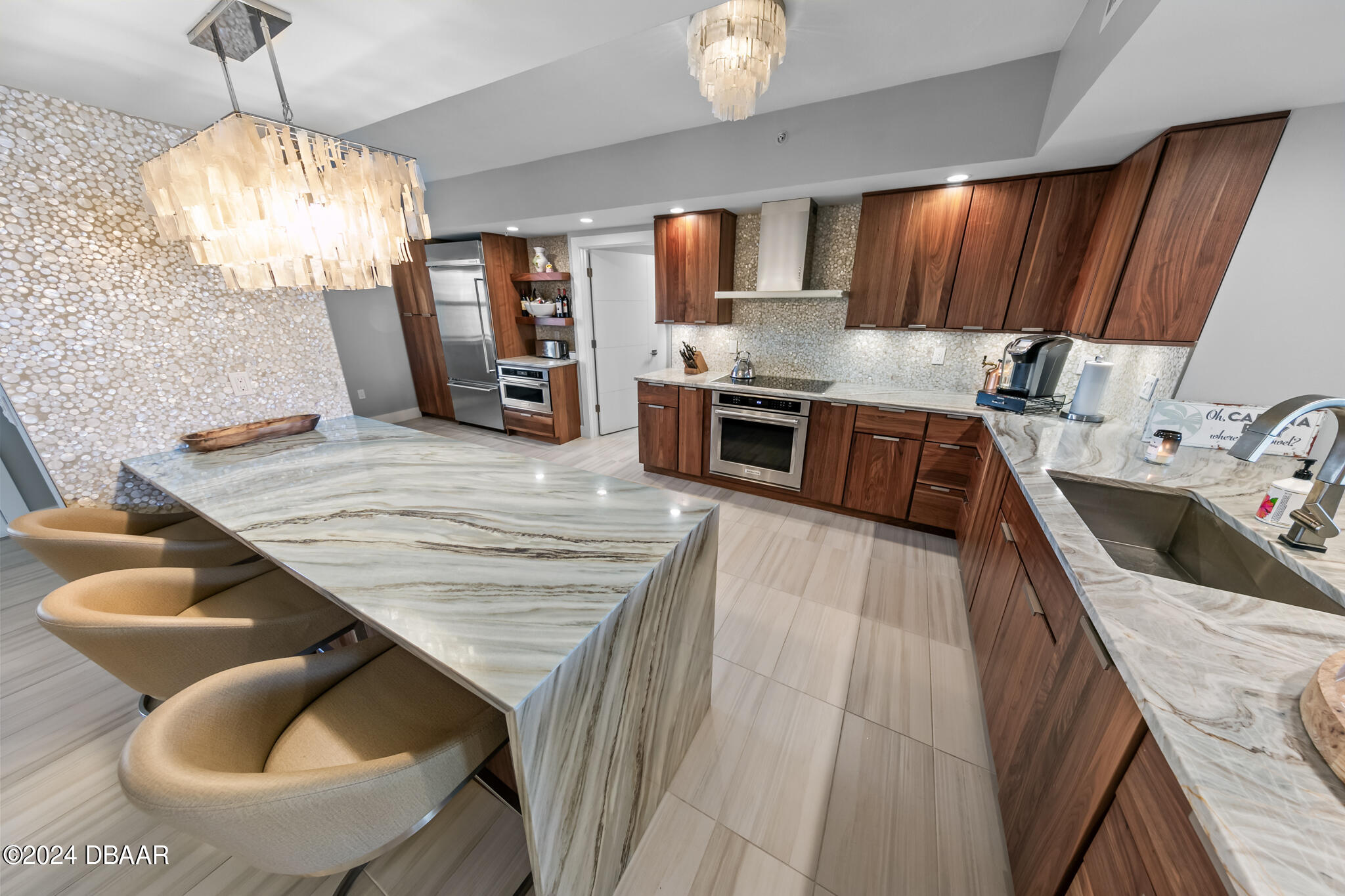 4767 S Atlantic Avenue, 703