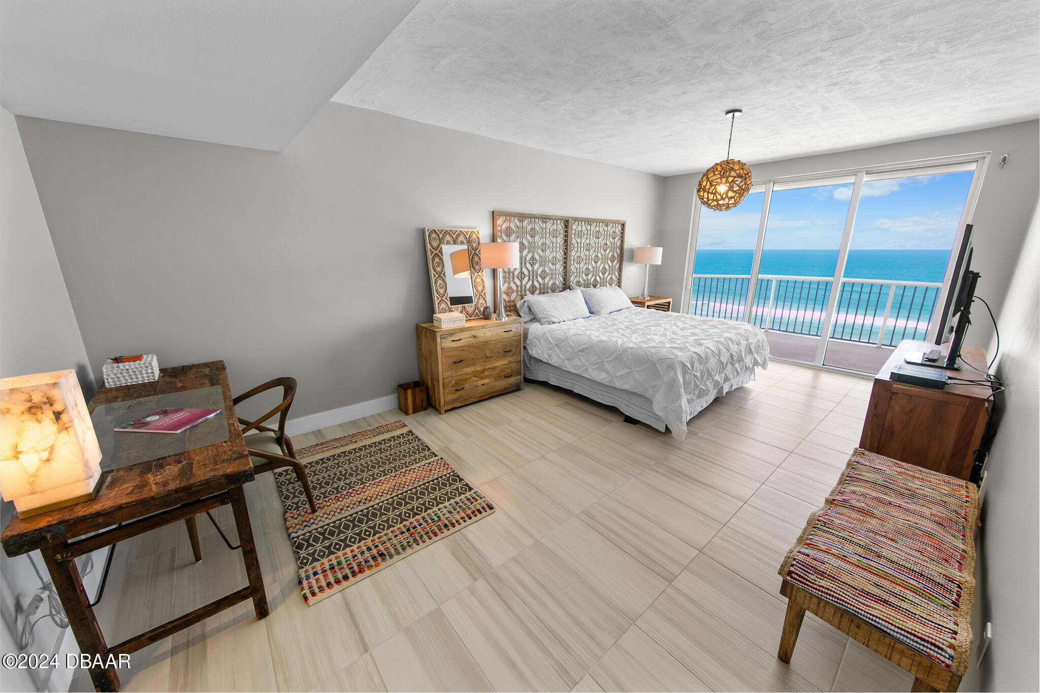 4767 S Atlantic Avenue, 703