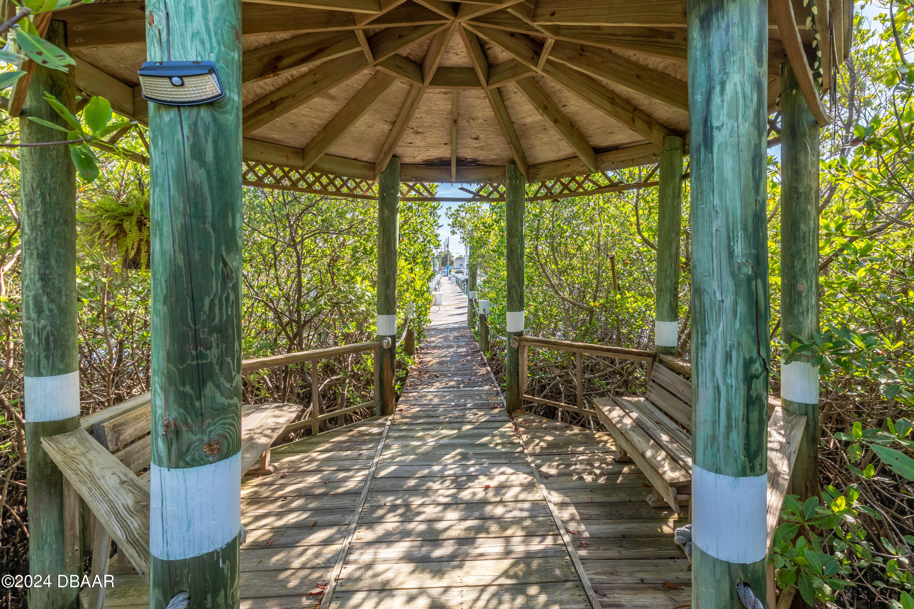4767 S Atlantic Avenue, 703