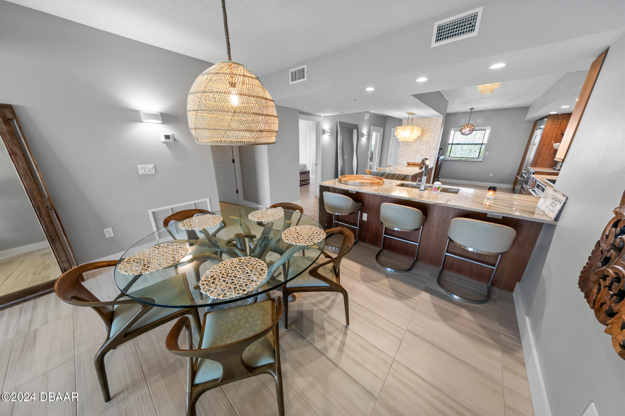4767 S Atlantic Avenue, 703