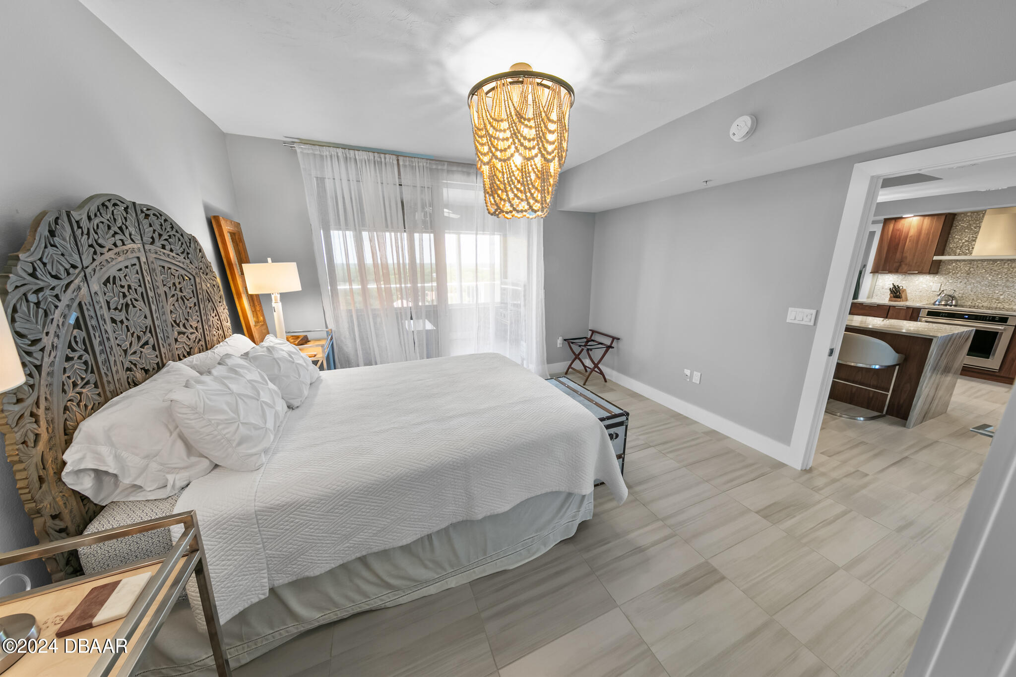 4767 S Atlantic Avenue, 703