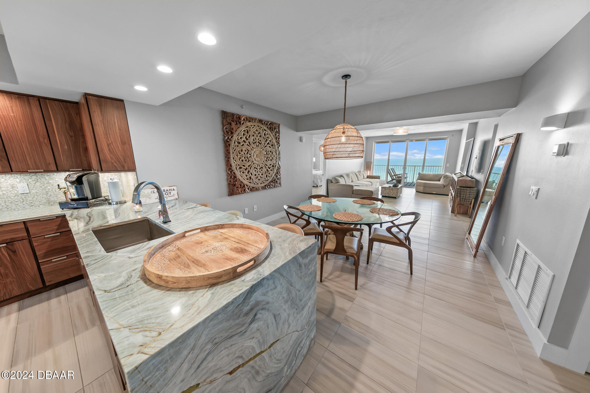 4767 S Atlantic Avenue, 703