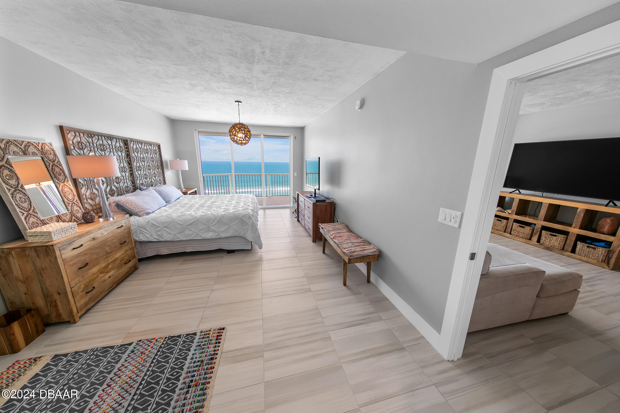 4767 S Atlantic Avenue, 703