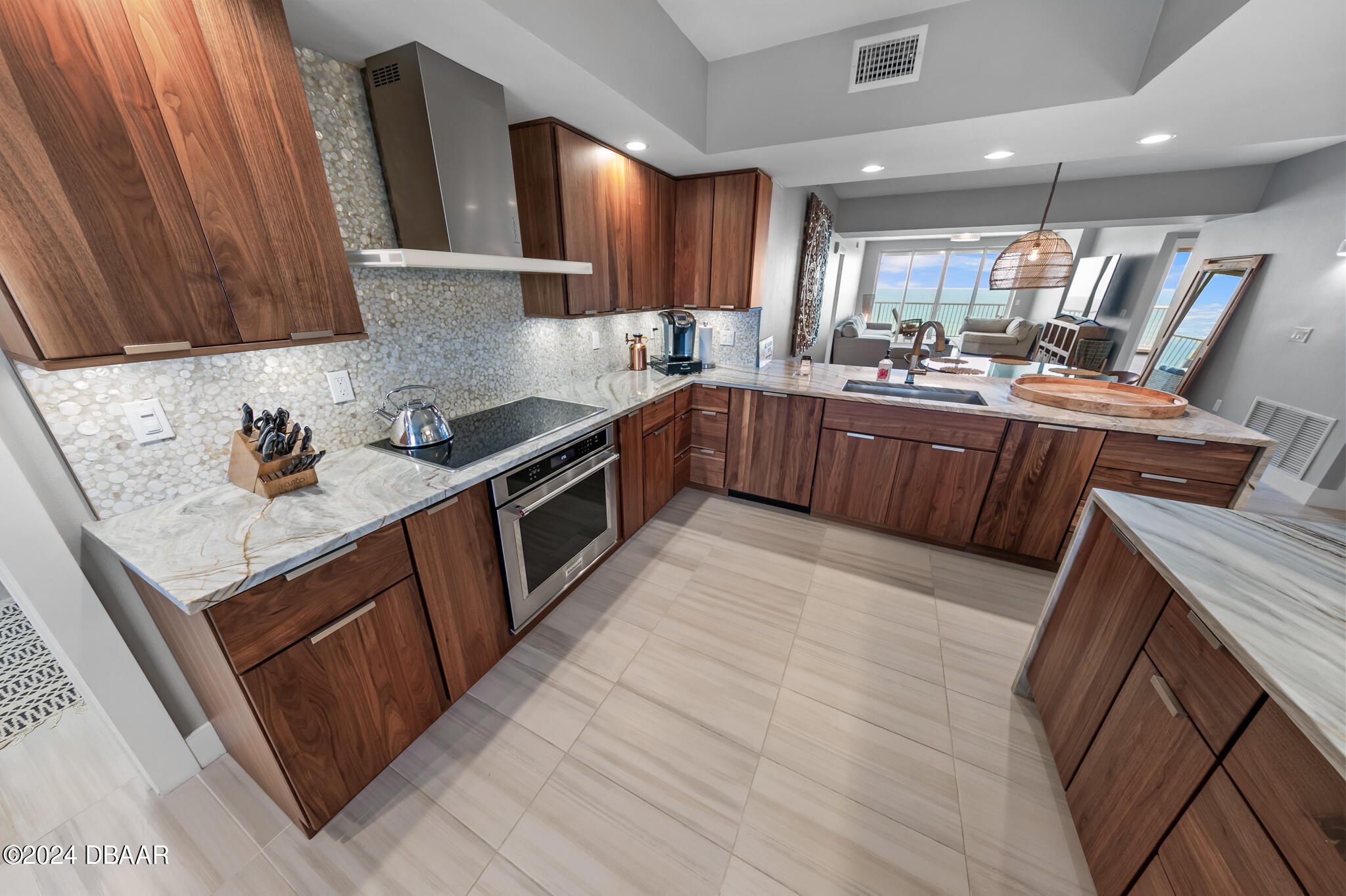4767 S Atlantic Avenue, 703
