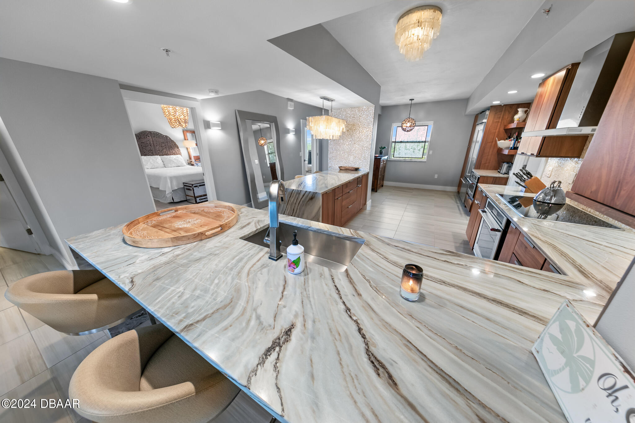 4767 S Atlantic Avenue, 703