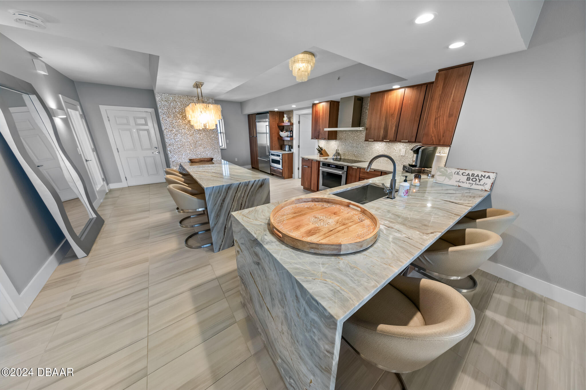 4767 S Atlantic Avenue, 703