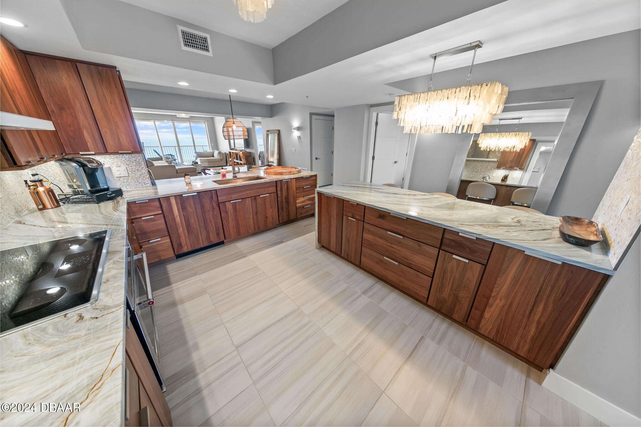4767 S Atlantic Avenue, 703