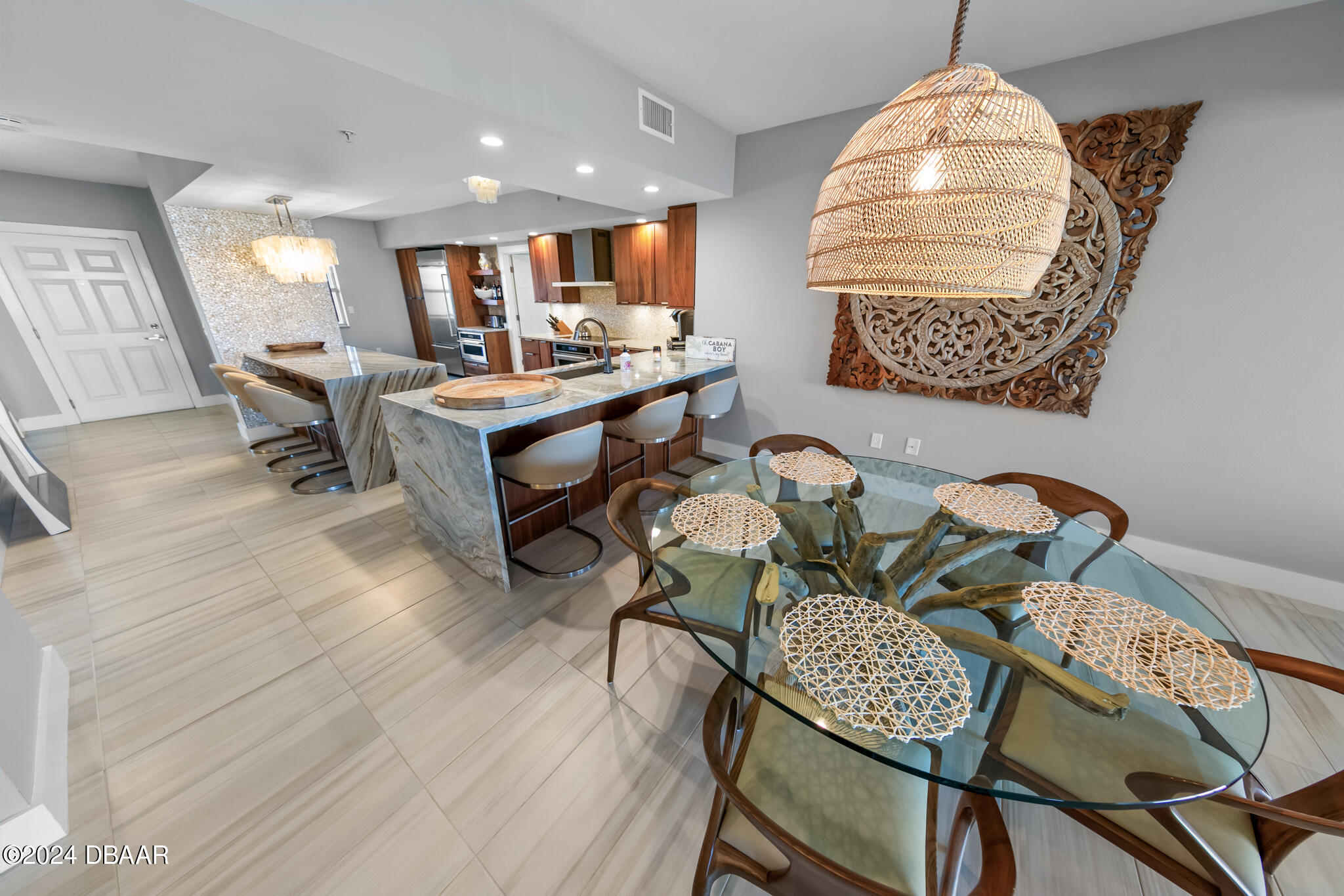 4767 S Atlantic Avenue, 703