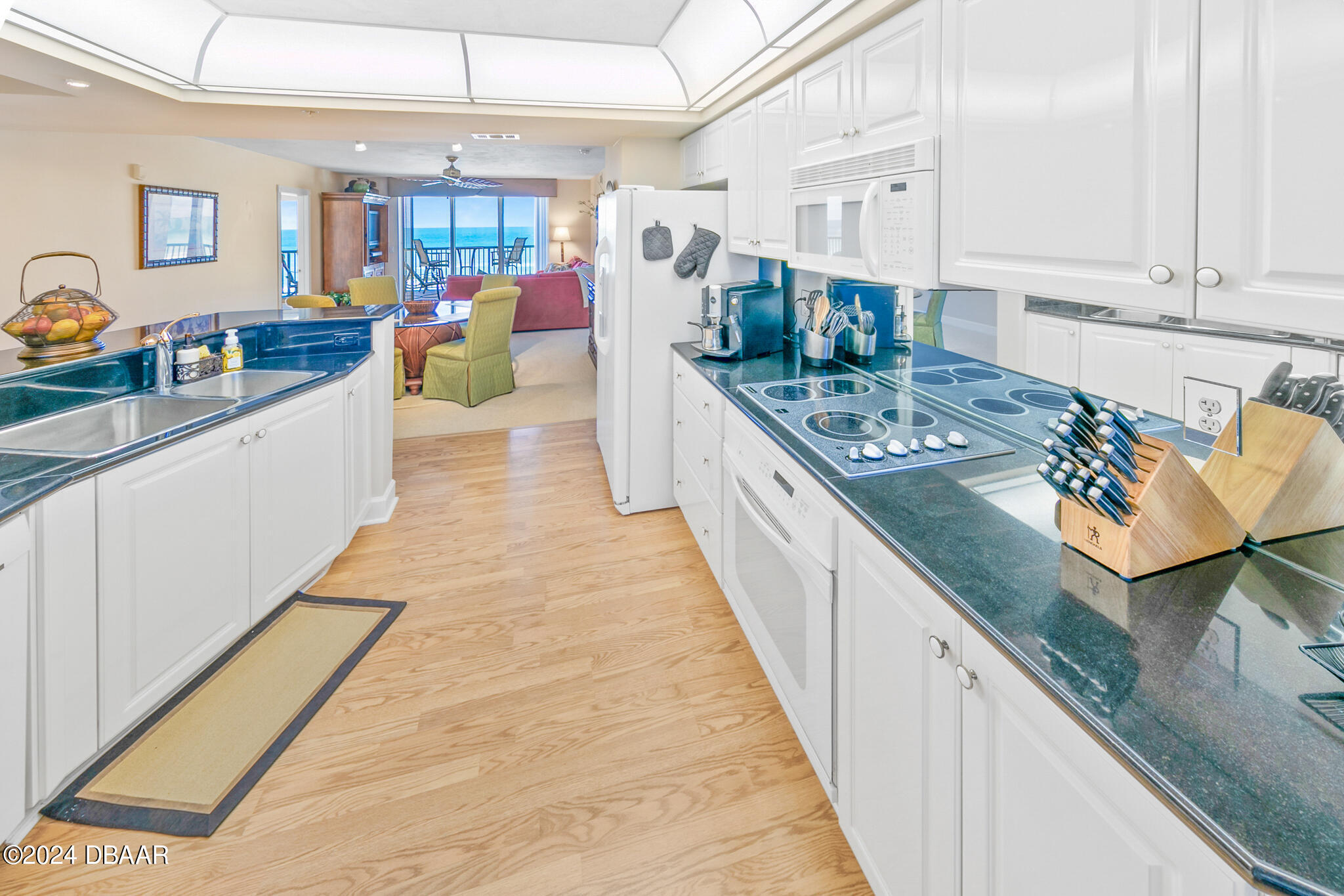 4651 S Atlantic Avenue, 503