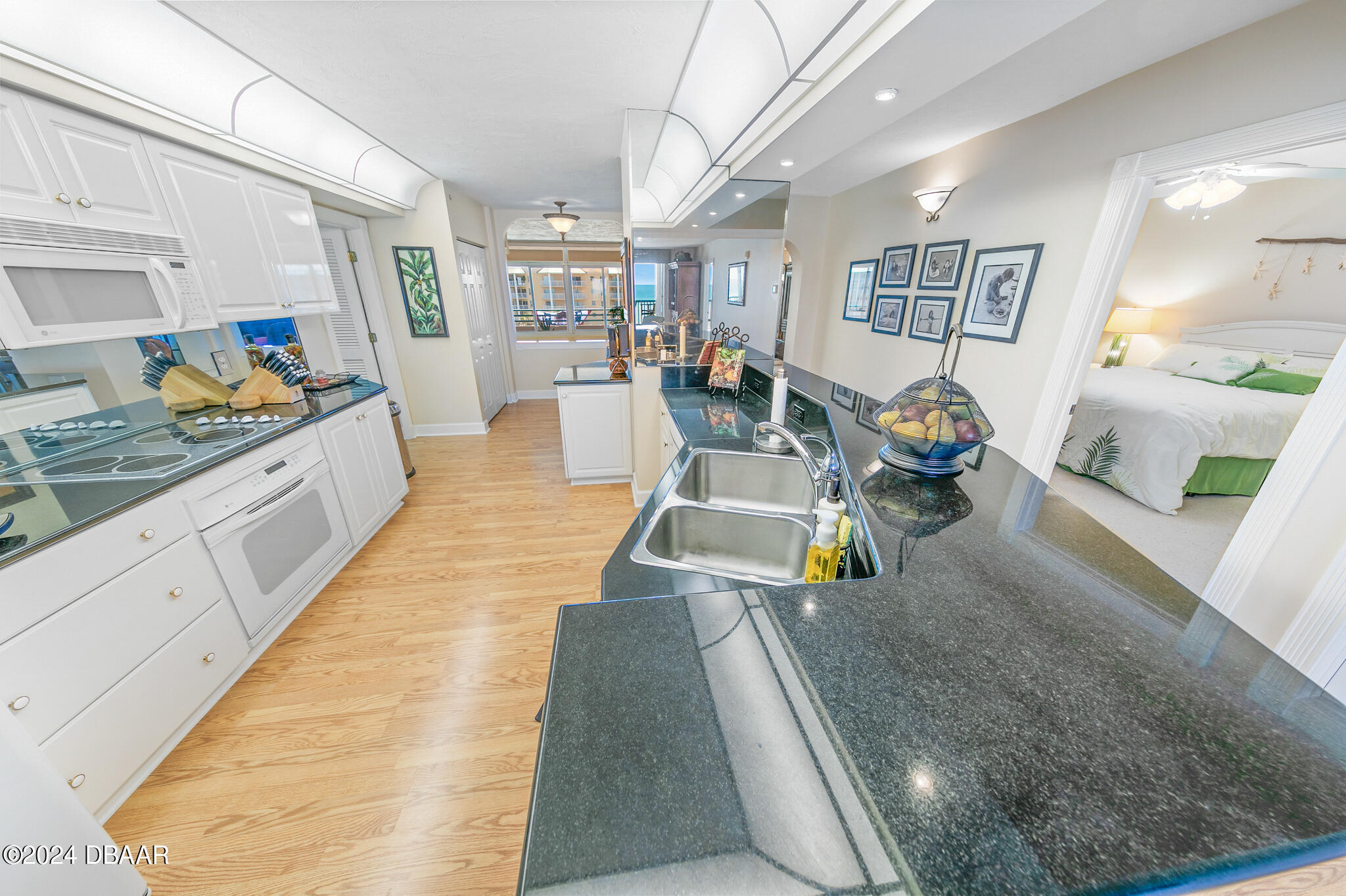 4651 S Atlantic Avenue, 503