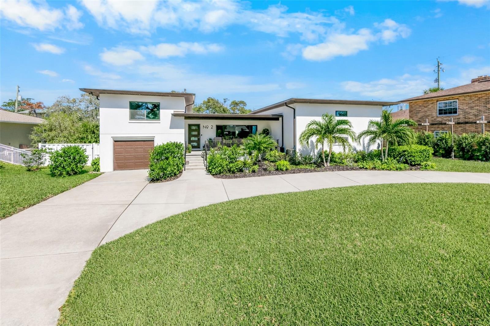 2 PLEASANT VIEW CIR