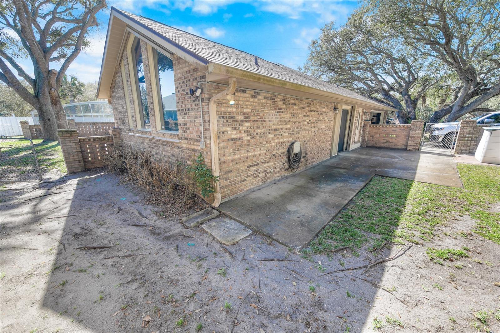 4801 S PENINSULA DR