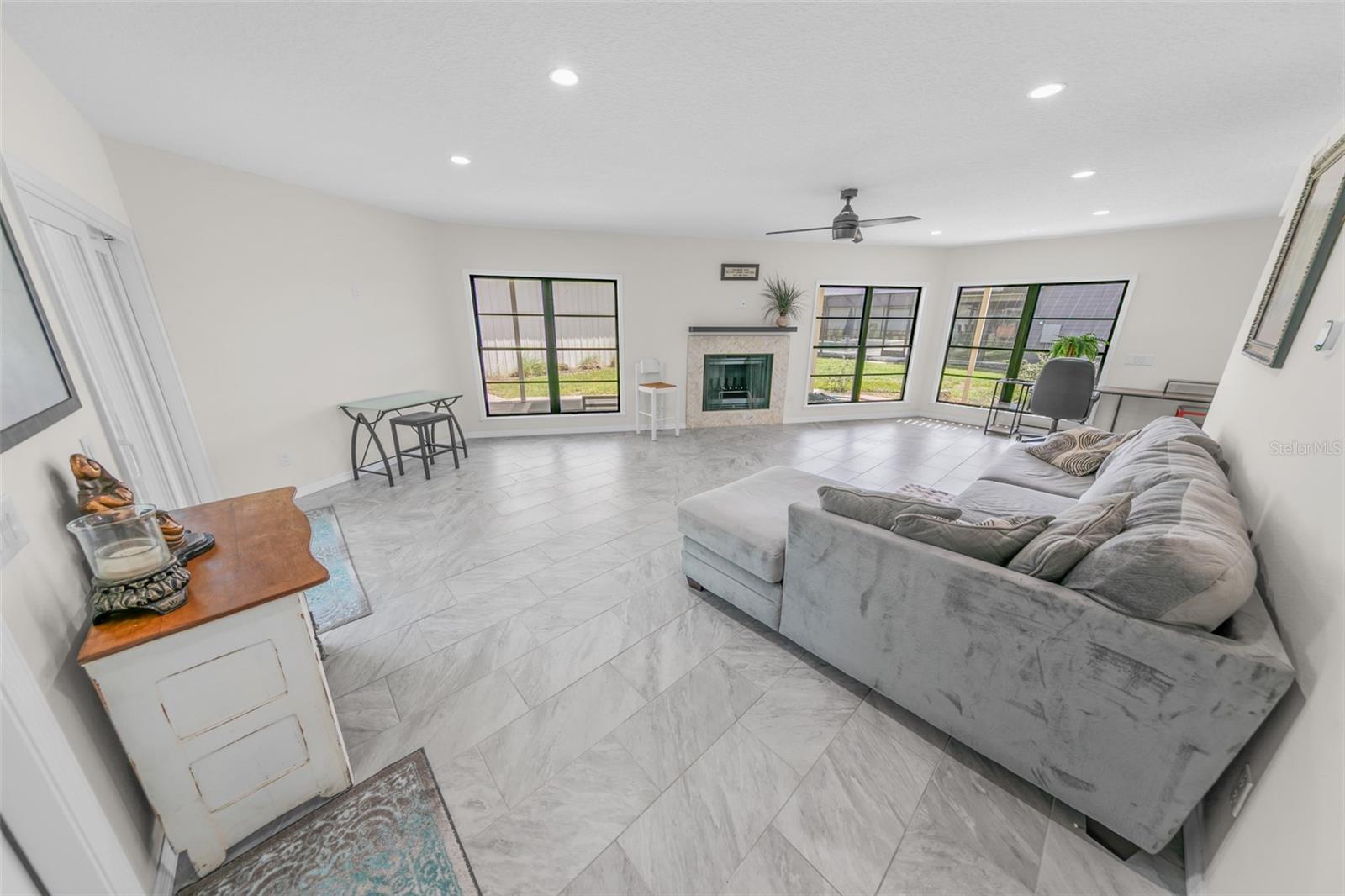 38 LAZY EIGHT DR