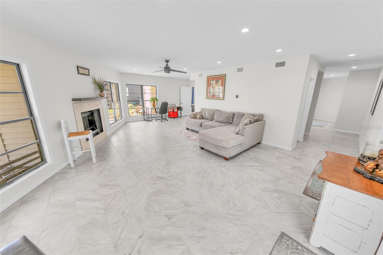 38 LAZY EIGHT DR