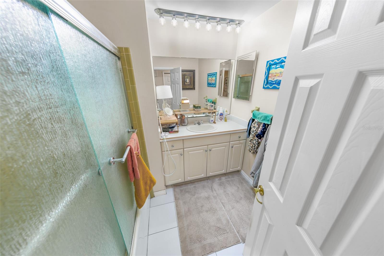 2041 HALIFAX DR