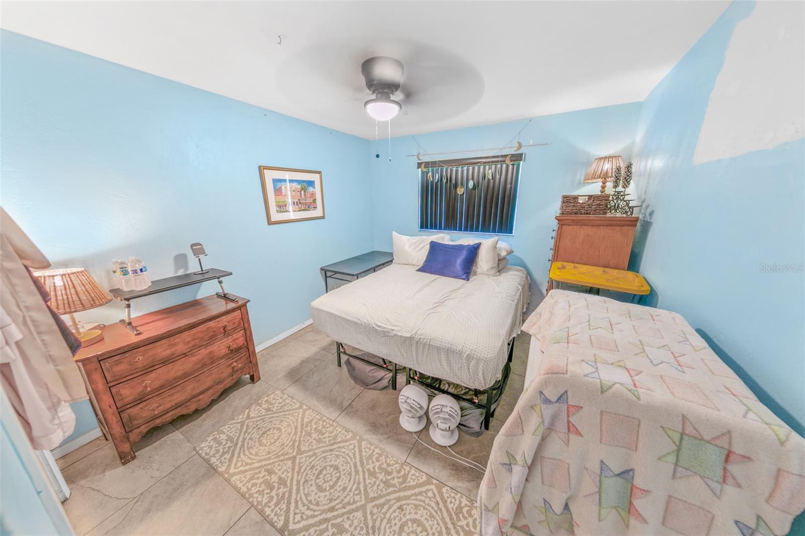 2041 HALIFAX DR