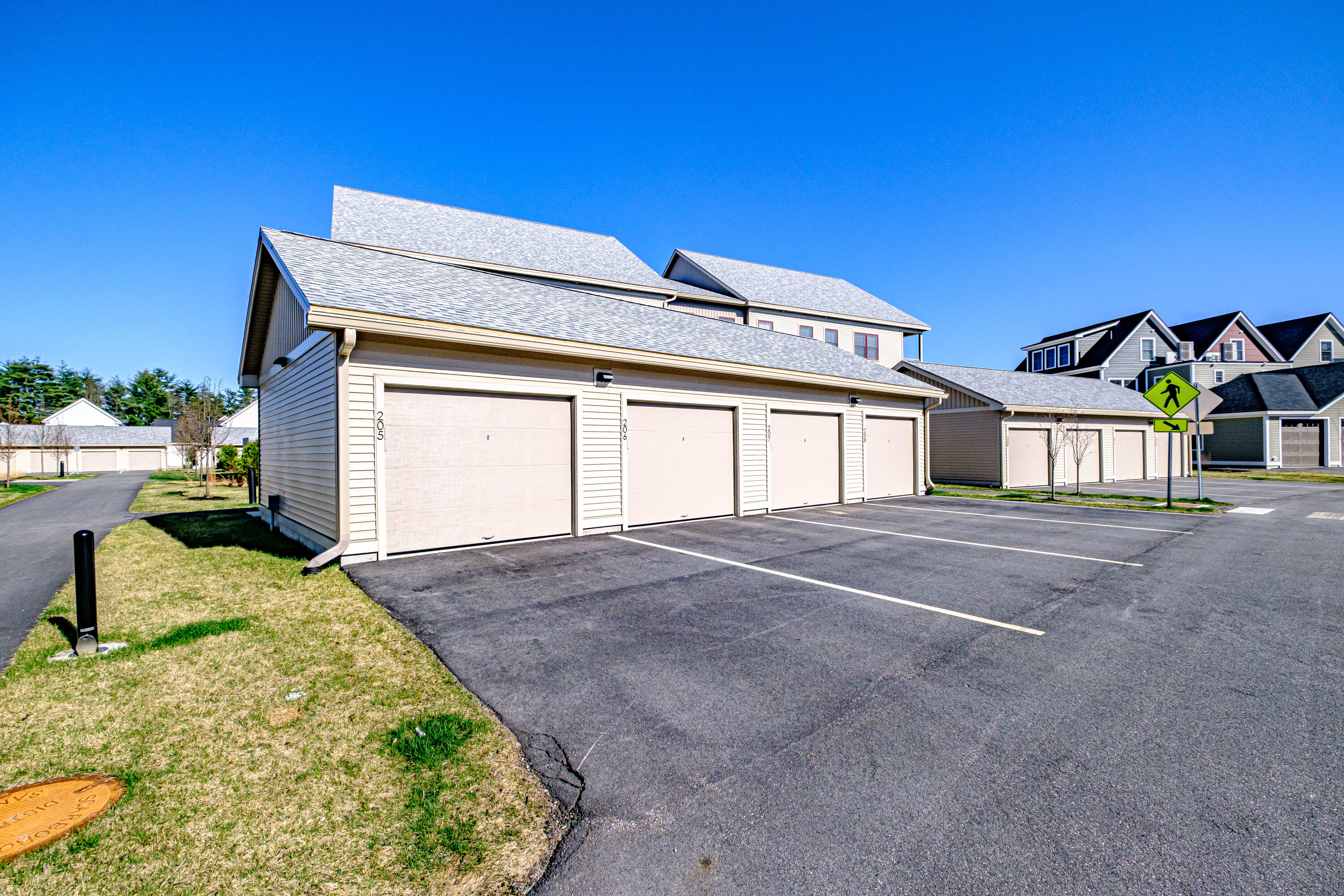 28 Pacer Way, 207